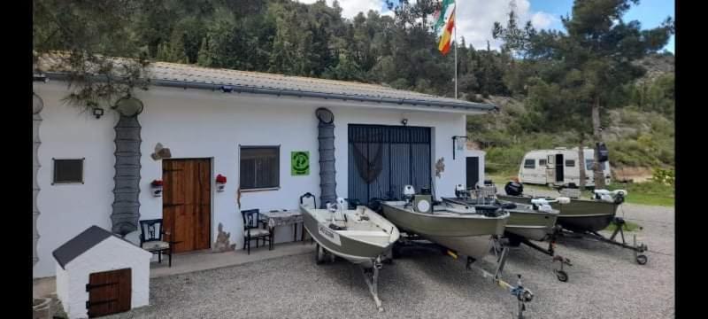 R U Ready Fishing, River Ebro 메키넨사 외부 사진