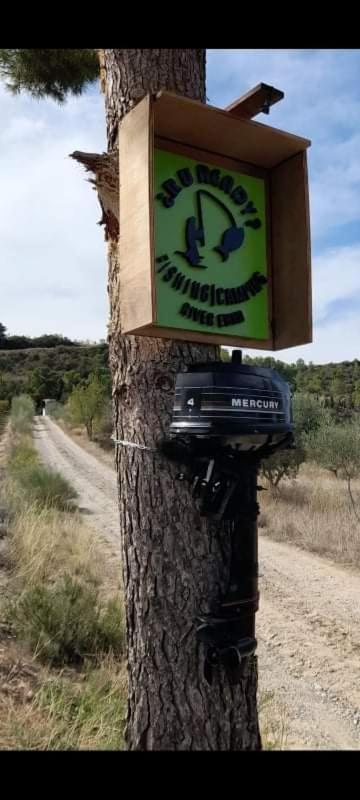 R U Ready Fishing, River Ebro 메키넨사 외부 사진